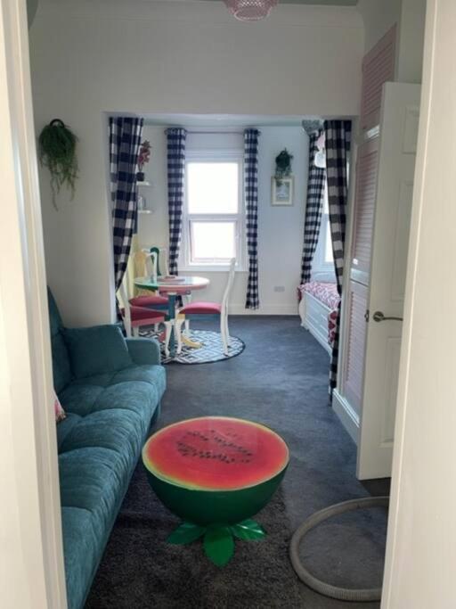 "The Parlour" Seafront Apartment Eastbourne Kültér fotó