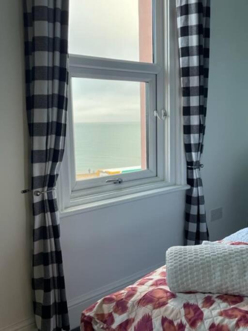 "The Parlour" Seafront Apartment Eastbourne Kültér fotó