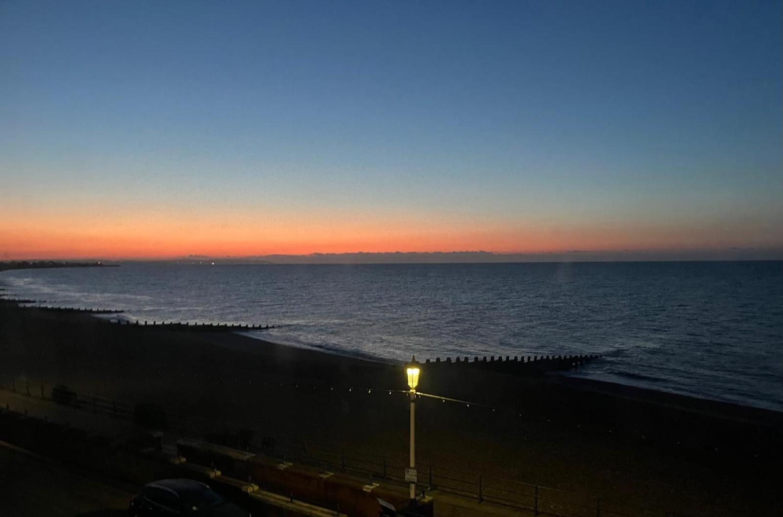 "The Parlour" Seafront Apartment Eastbourne Kültér fotó
